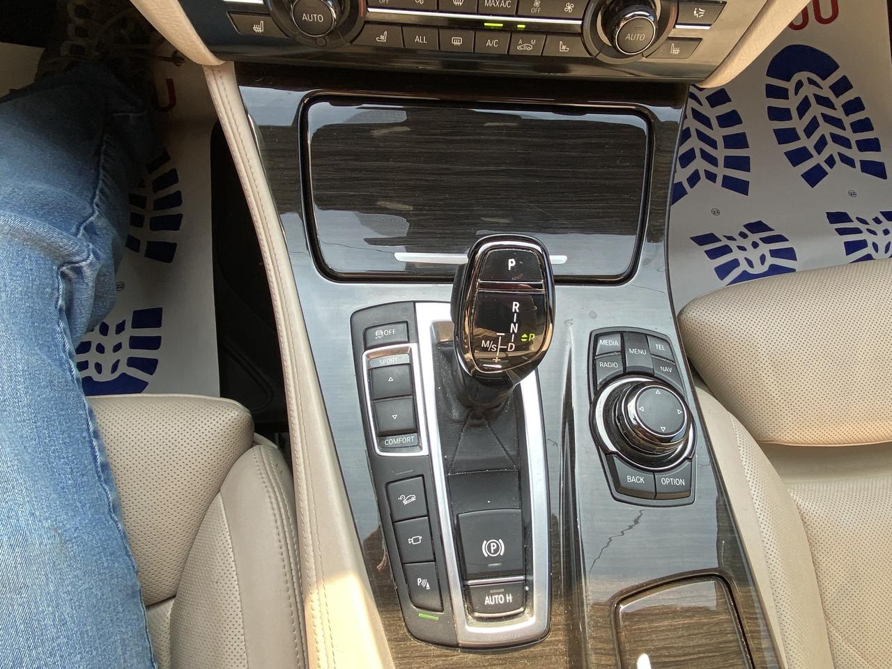 2013 BMW 5 Series 4DR SDN 550I XDRIVE AWD Photo