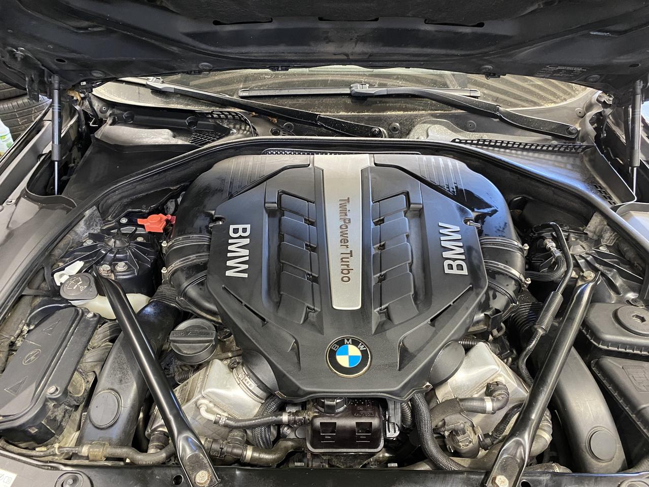 2013 BMW 5 Series 4DR SDN 550I XDRIVE AWD Photo