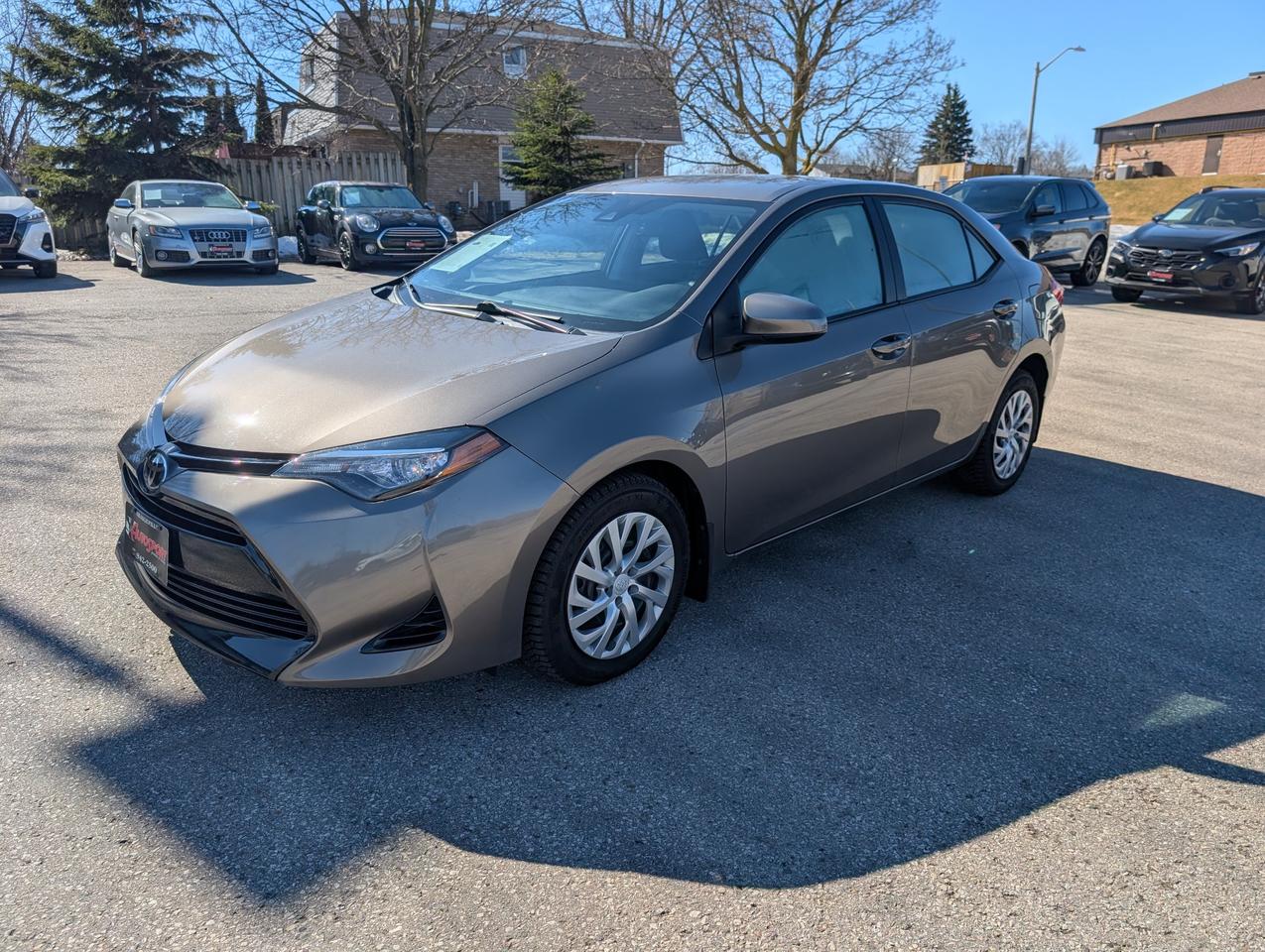 2017 Toyota Corolla LE (CVT) 4dr Sedan Photo0