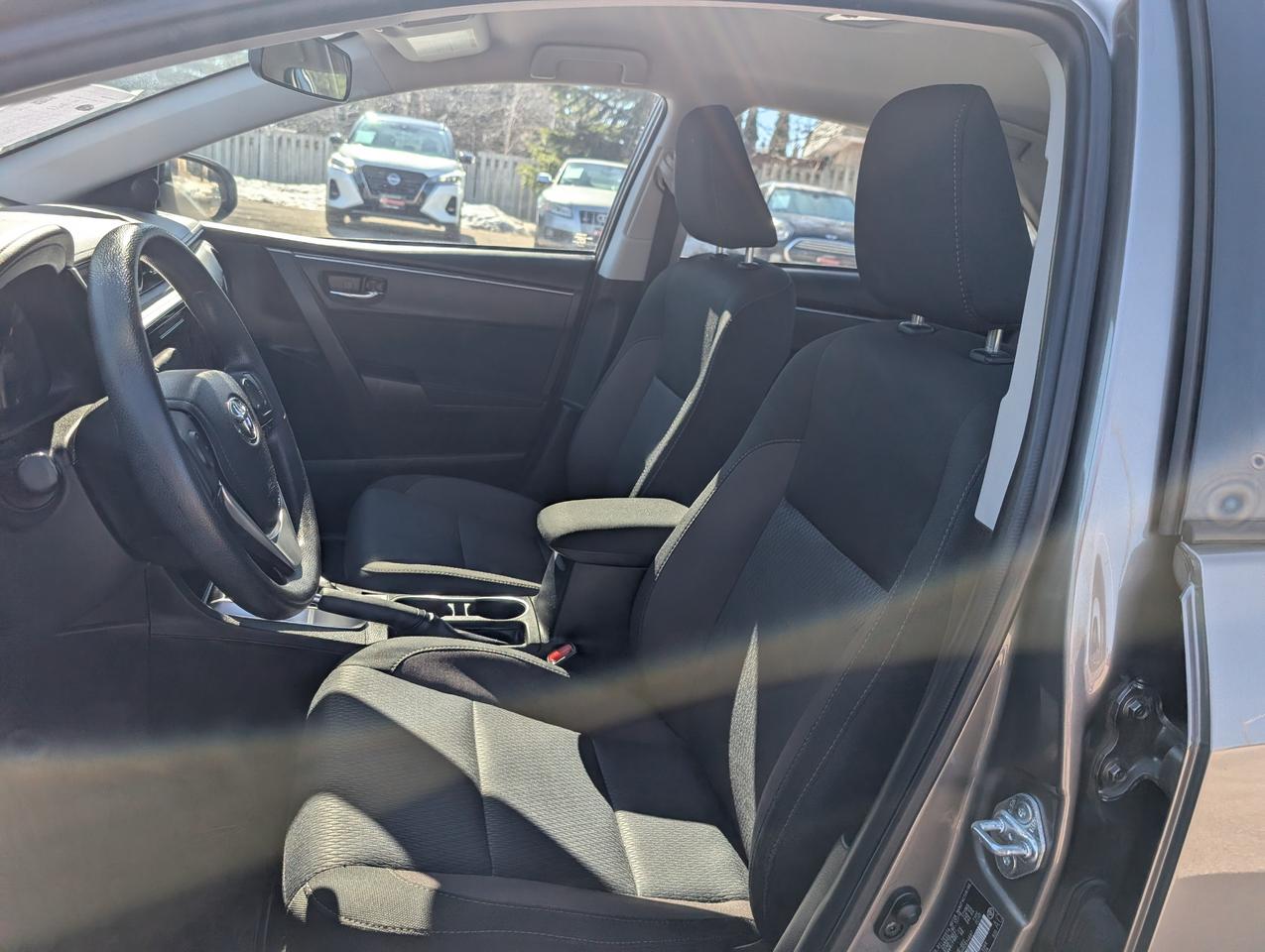 2017 Toyota Corolla LE (CVT) 4dr Sedan Photo