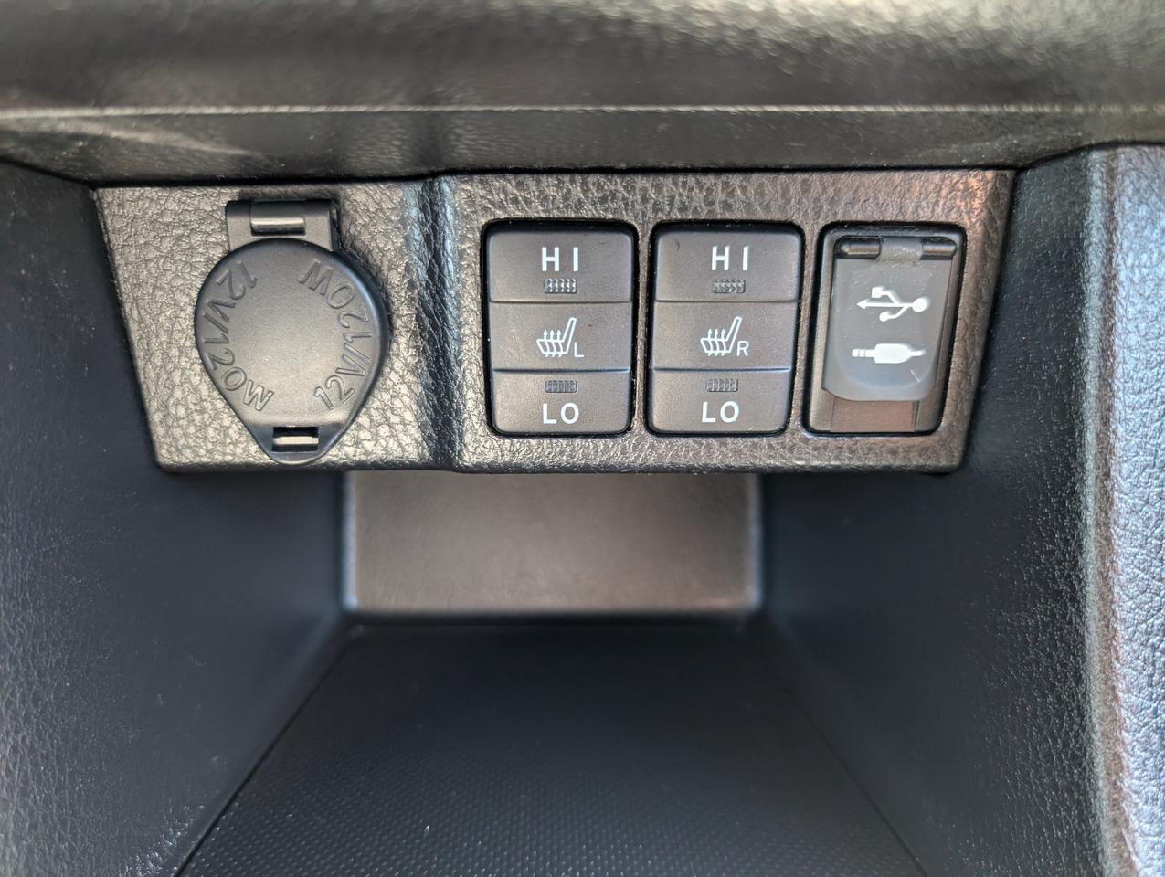 2017 Toyota Corolla LE (CVT) 4dr Sedan Photo