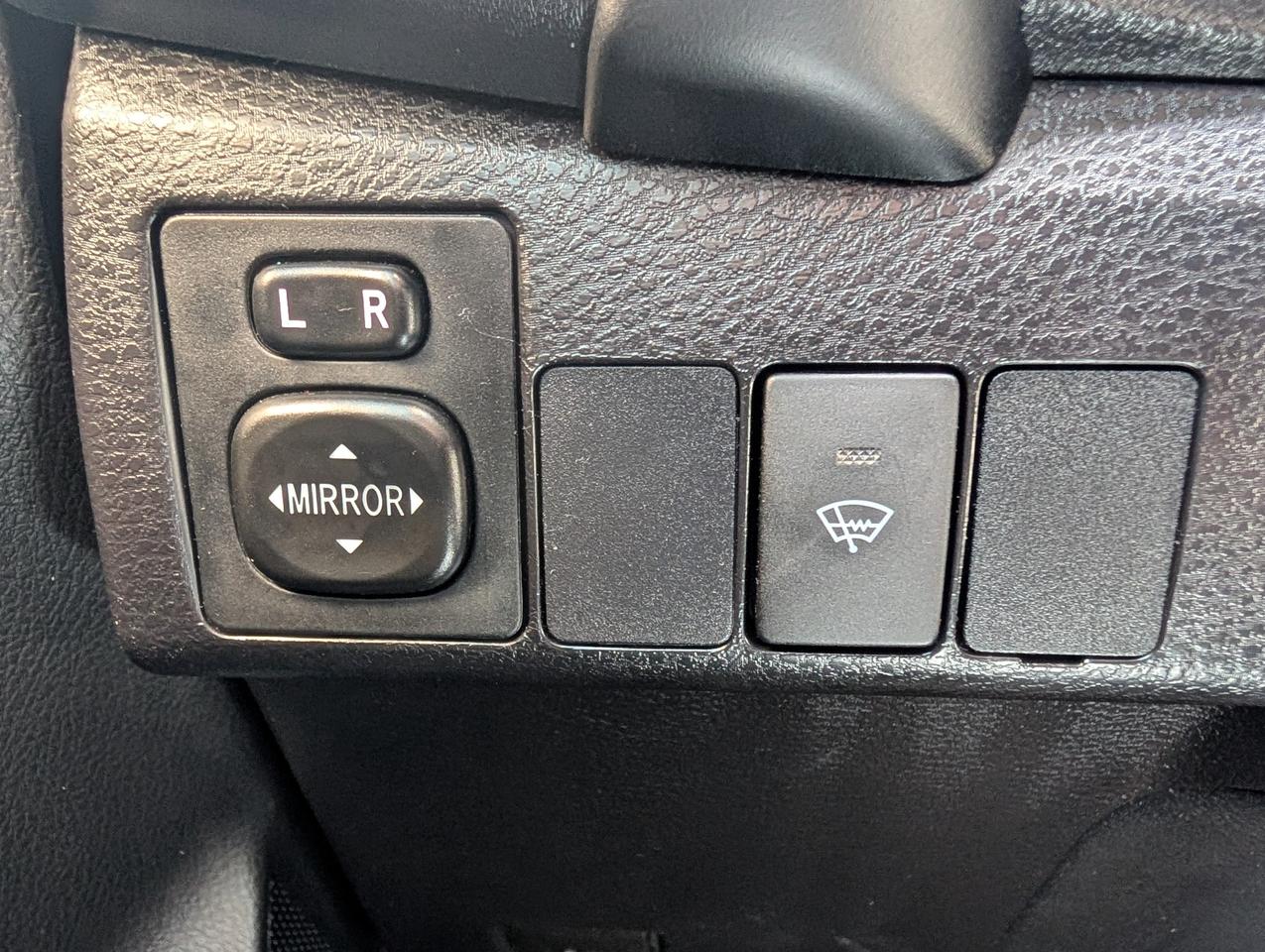 2017 Toyota Corolla LE (CVT) 4dr Sedan Photo