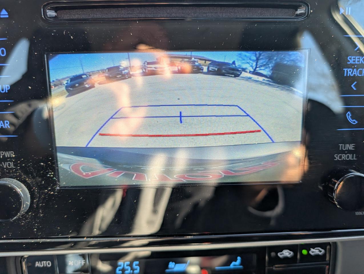 2017 Toyota Corolla LE (CVT) 4dr Sedan Photo