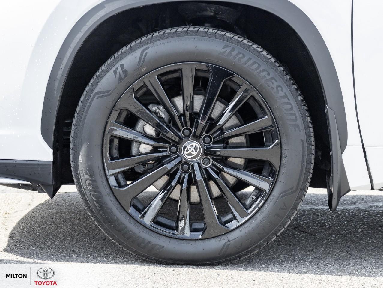 2023 Toyota Highlander LEATHER HEATED STEERING TOYOTA MULITMEDIA CONNECTE Photo