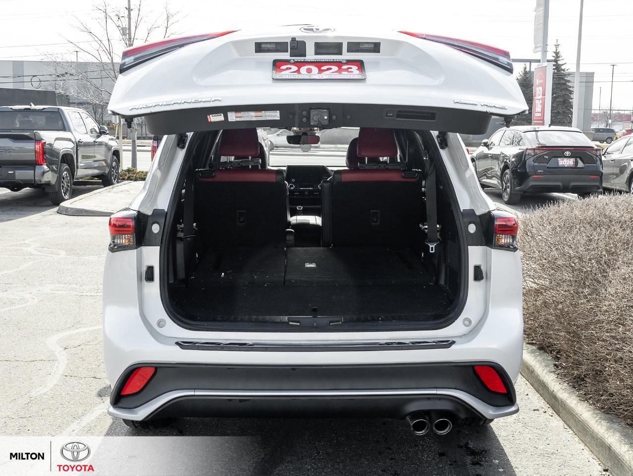 2023 Toyota Highlander LEATHER HEATED STEERING TOYOTA MULITMEDIA CONNECTE Photo