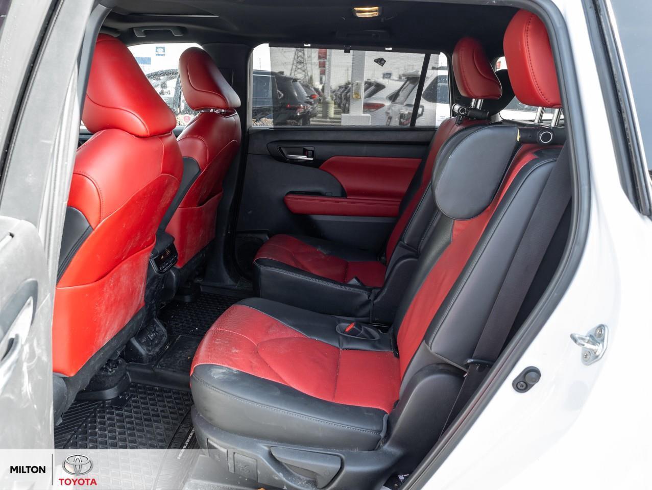 2023 Toyota Highlander LEATHER HEATED STEERING TOYOTA MULITMEDIA CONNECTE Photo