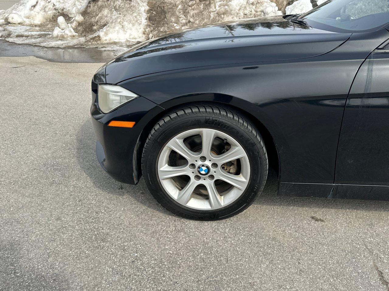 2013 BMW 320i Sedan   Accident-Free Photo