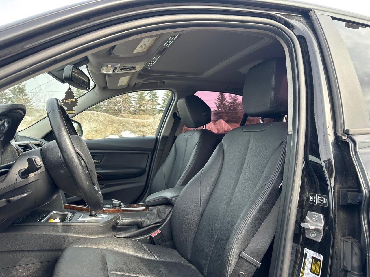 2013 BMW 320i Sedan   Accident-Free Photo