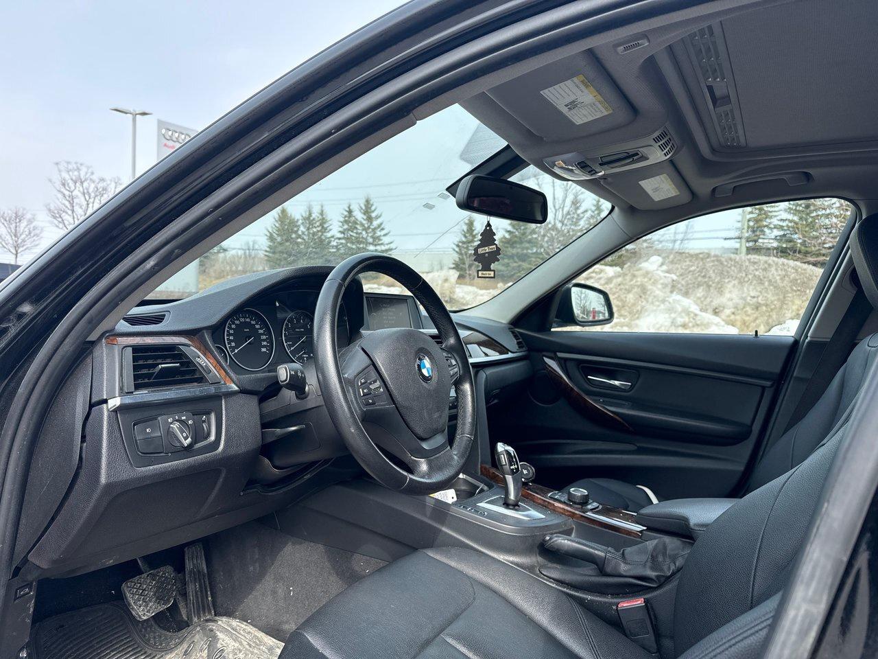 2013 BMW 320i Sedan   Accident-Free Photo