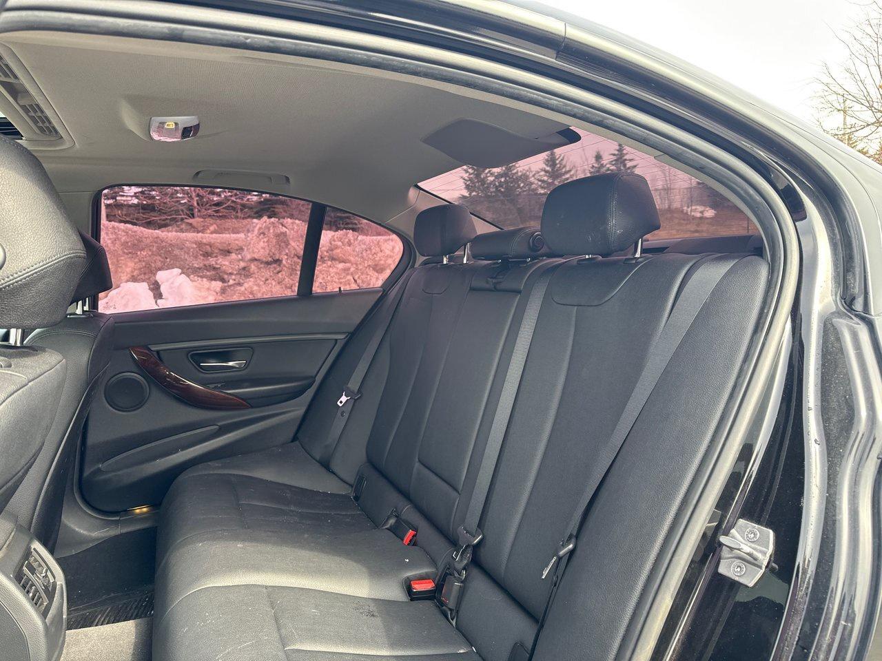 2013 BMW 320i Sedan   Accident-Free Photo