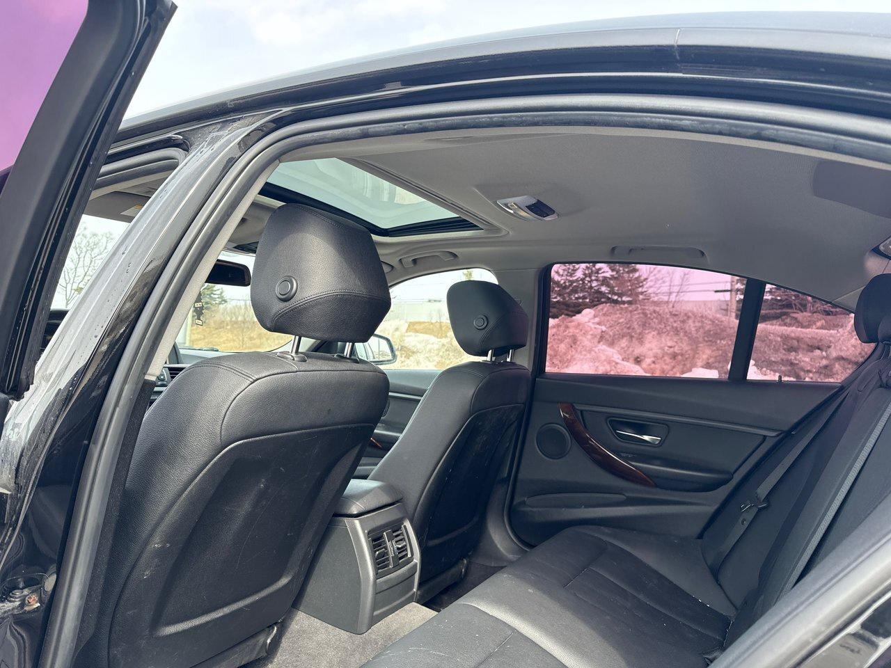 2013 BMW 320i Sedan   Accident-Free Photo