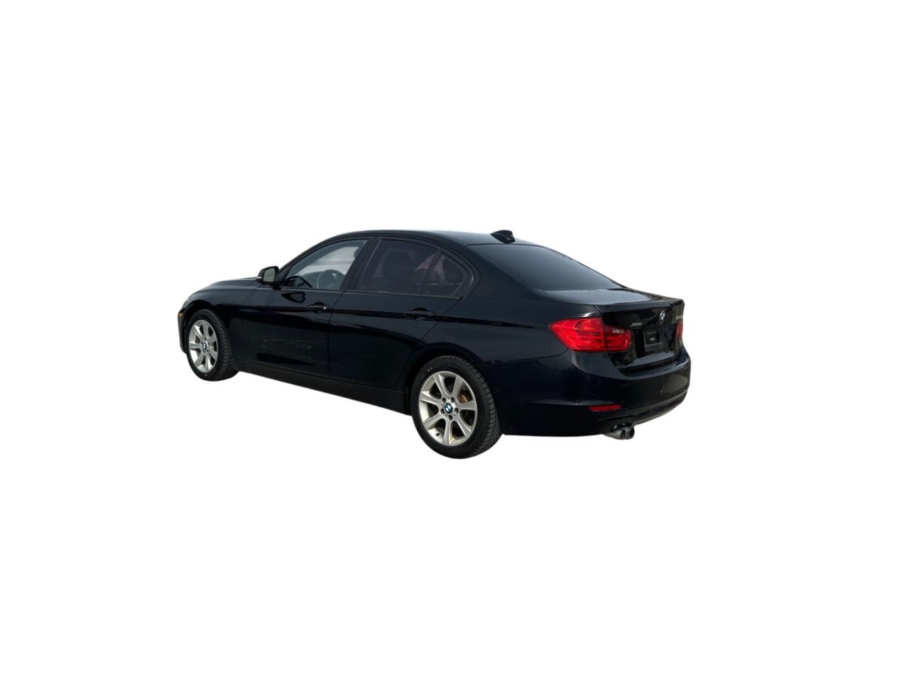 2013 BMW 320i Sedan   Accident-Free Photo