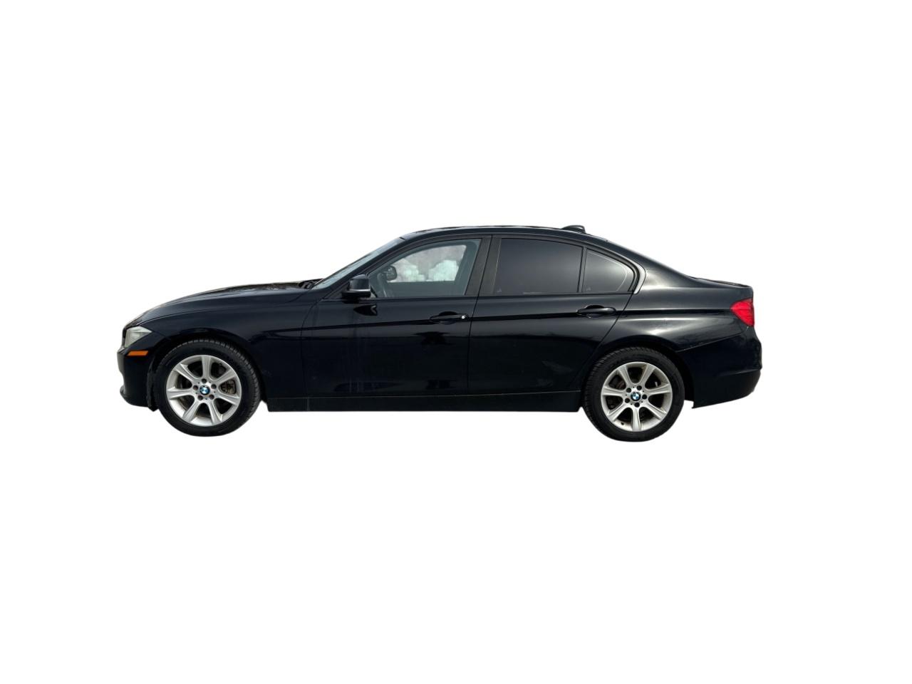 2013 BMW 320i Sedan   Accident-Free Photo