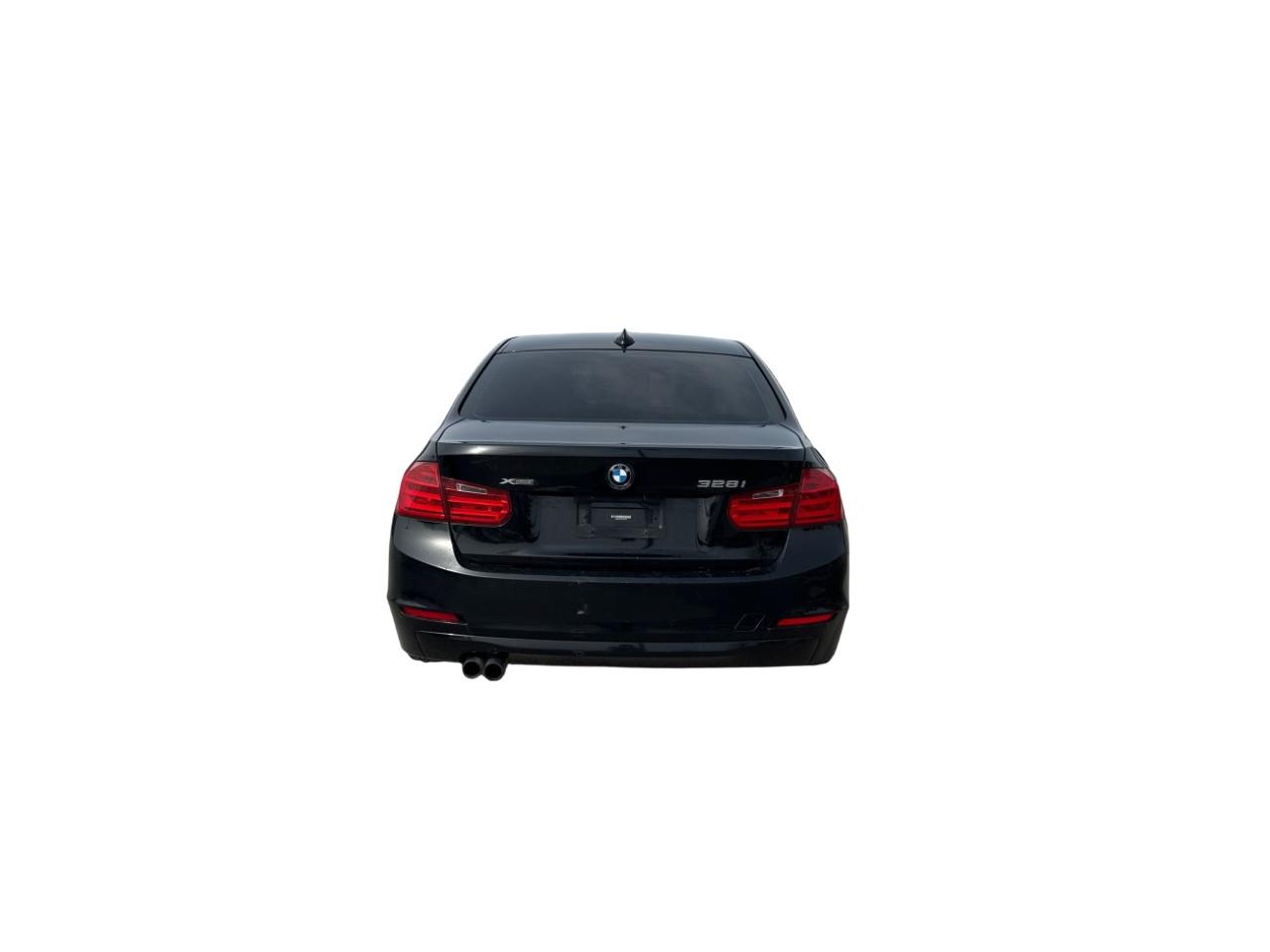 2013 BMW 320i Sedan   Accident-Free Photo