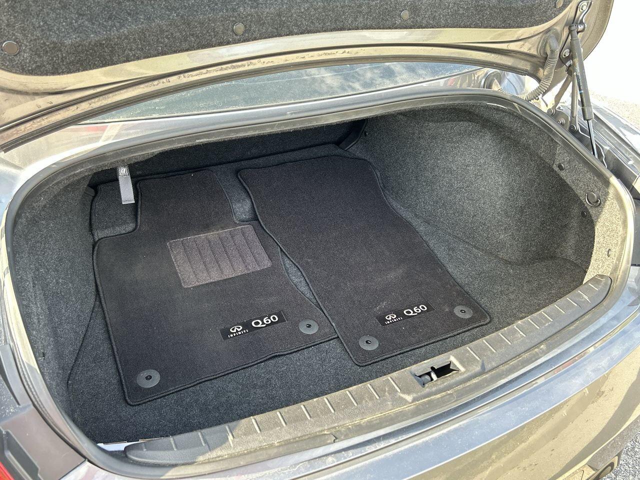 2022 Infiniti QX60 AWD LUXE   Accident-Free Photo
