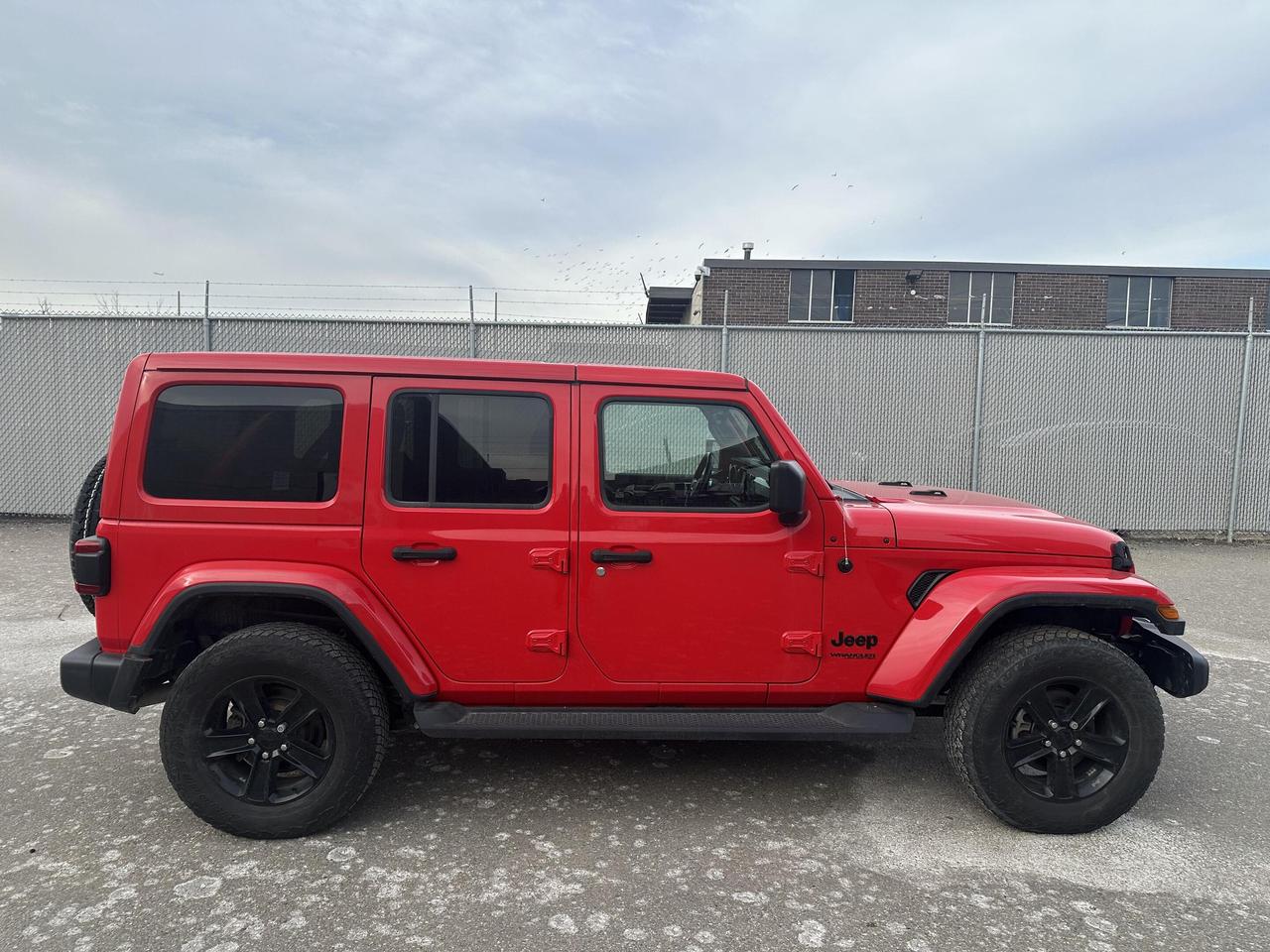 2021 Jeep Wrangler UNLIMITED ALTITUDE 4x4, NAVI, LEATHER, ALLOYS Photo