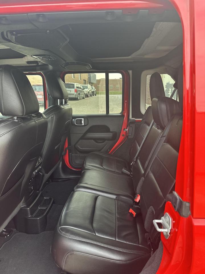 2021 Jeep Wrangler UNLIMITED ALTITUDE 4x4, NAVI, LEATHER, ALLOYS Photo