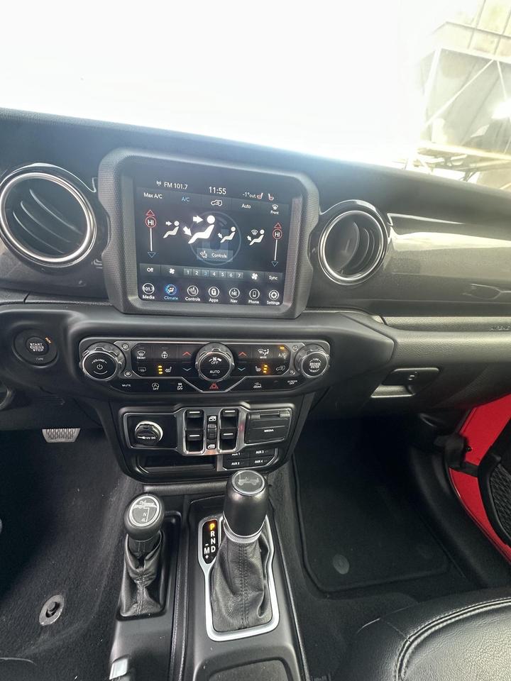 2021 Jeep Wrangler UNLIMITED ALTITUDE 4x4, NAVI, LEATHER, ALLOYS Photo