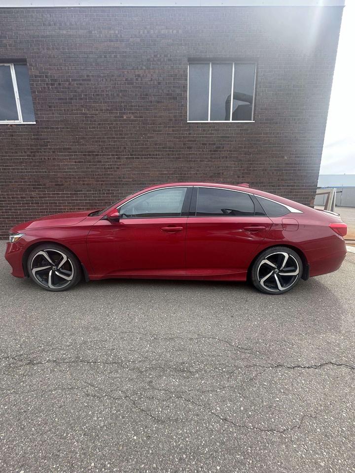 2018 Honda Accord SPORT PKG, SUNROOF, ALLOYS, CAR PLAY, BACKUP CAM Photo