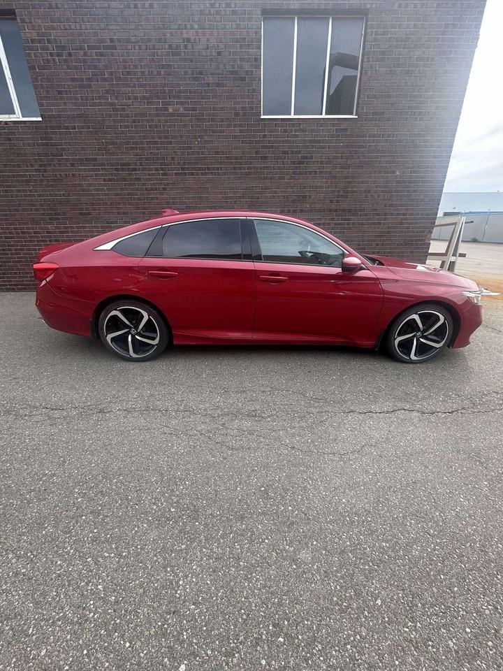 2018 Honda Accord SPORT PKG, SUNROOF, ALLOYS, CAR PLAY, BACKUP CAM Photo