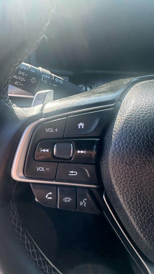 2018 Honda Accord SPORT PKG, SUNROOF, ALLOYS, CAR PLAY, BACKUP CAM Photo