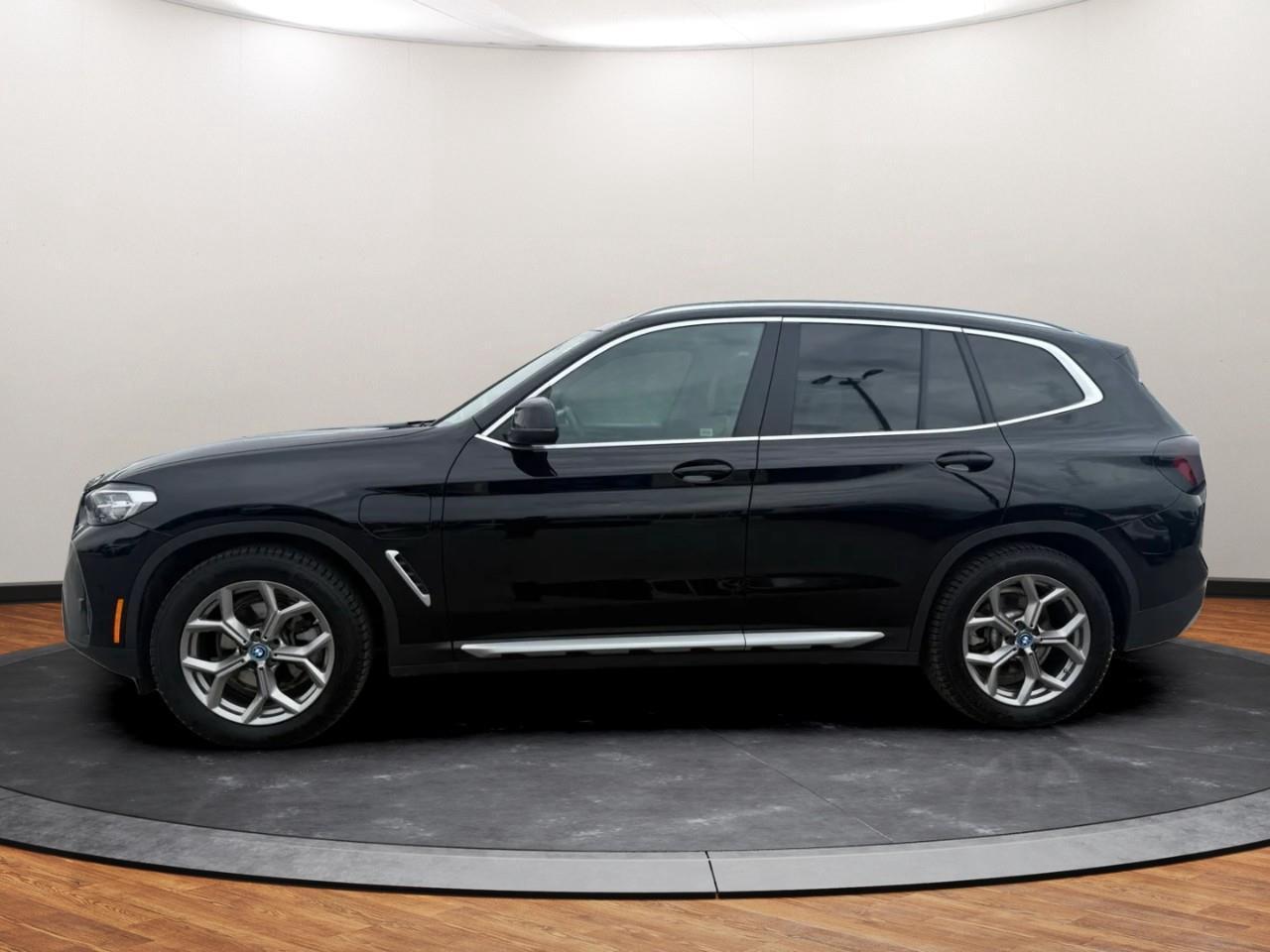 2023 BMW X3 xDrive30e Photo2