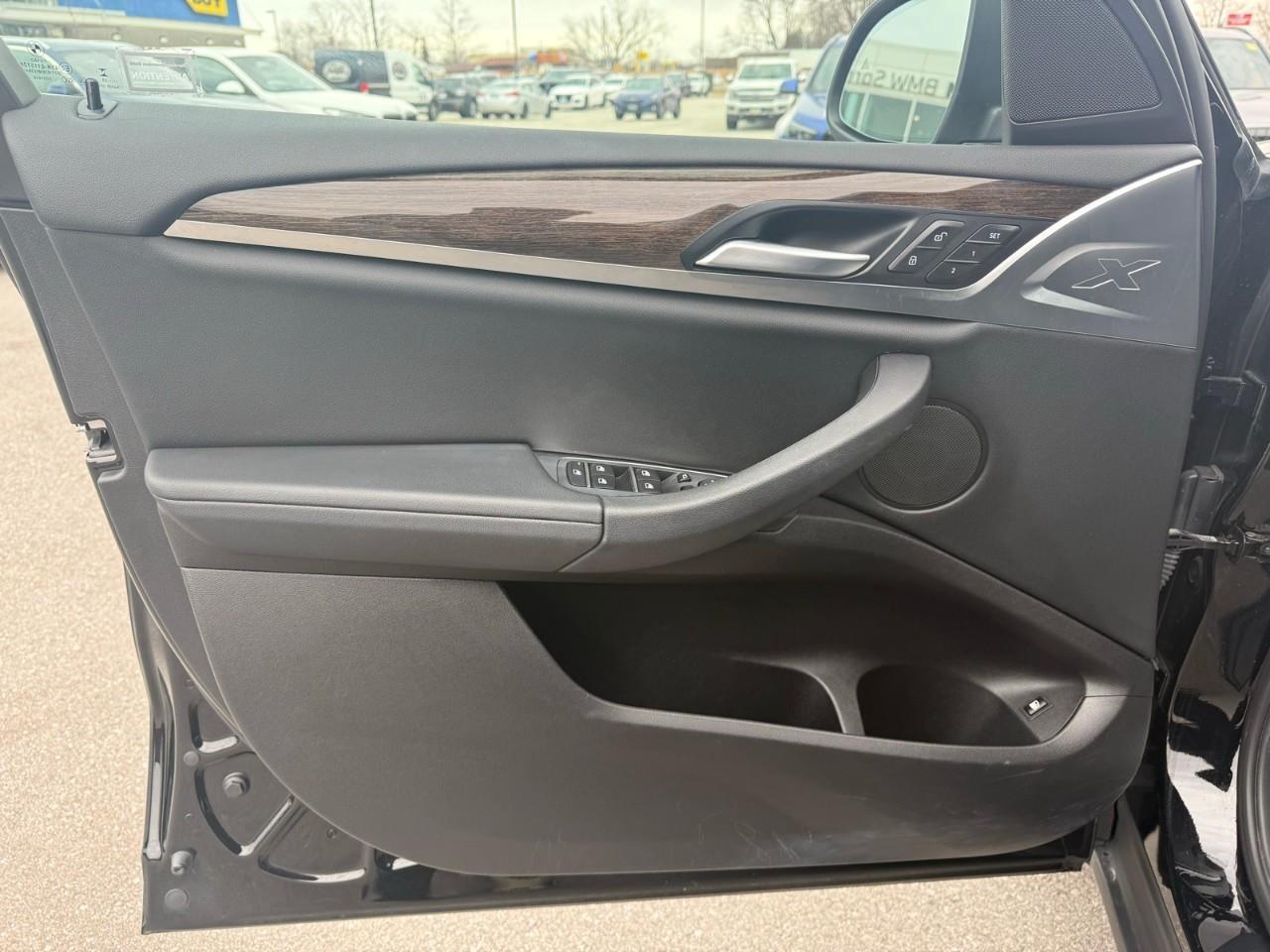 2023 BMW X3 xDrive30e Photo