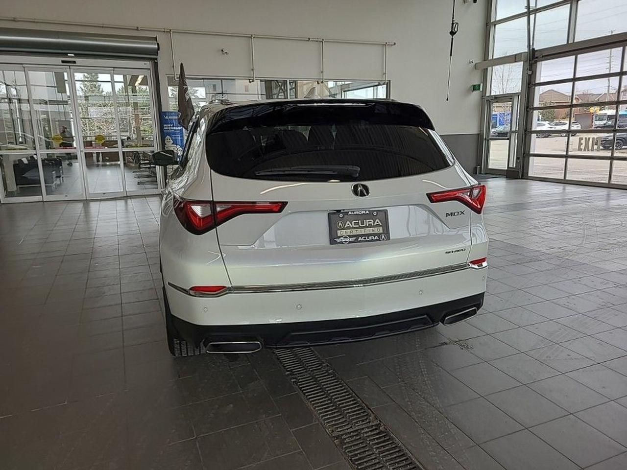 2024 Acura MDX Platinum Elite SH-AWD (Top Line Model) Photo