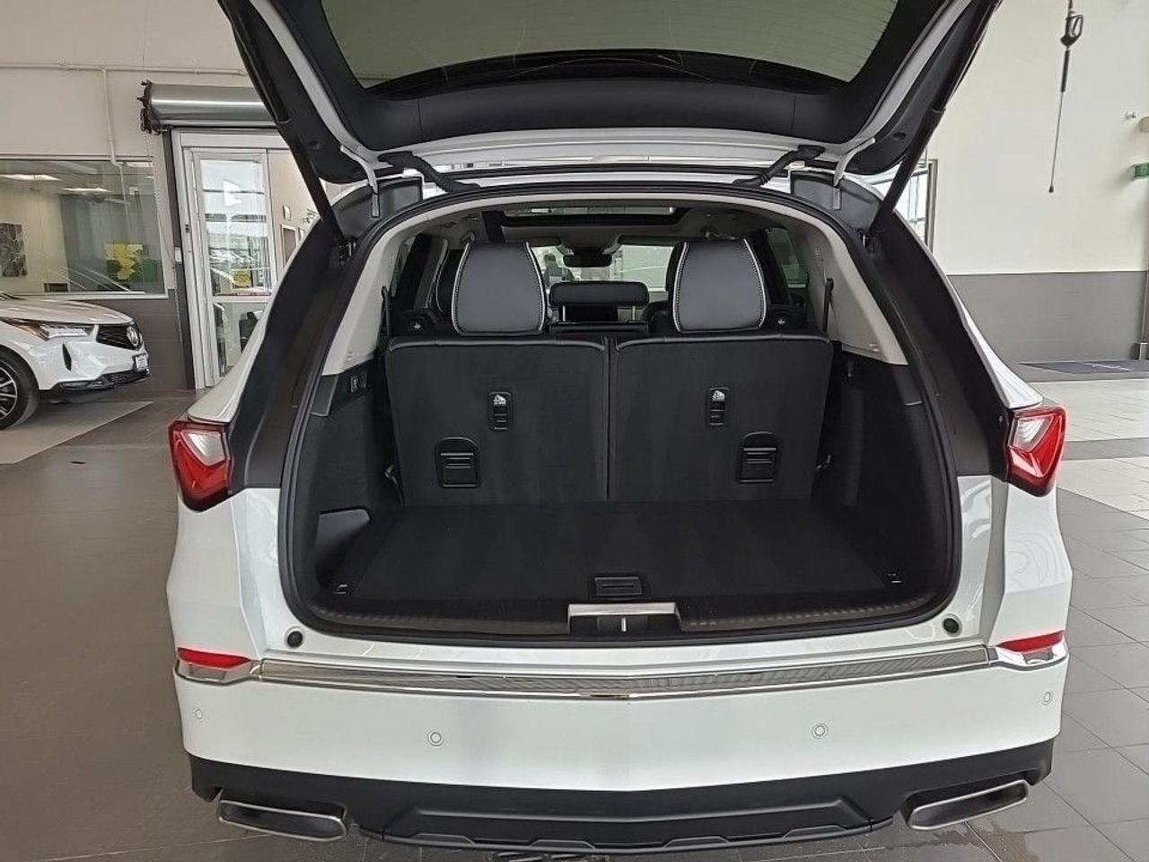 2024 Acura MDX Platinum Elite SH-AWD (Top Line Model) Photo