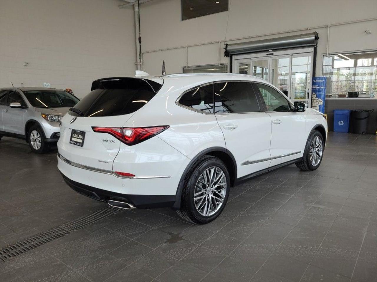 2024 Acura MDX Platinum Elite SH-AWD (Top Line Model) Photo