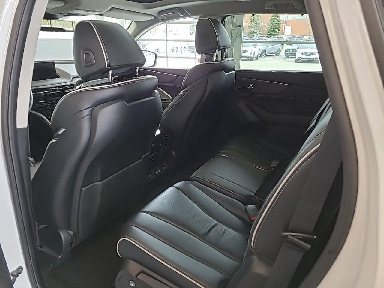 2024 Acura MDX Platinum Elite SH-AWD (Top Line Model) Photo