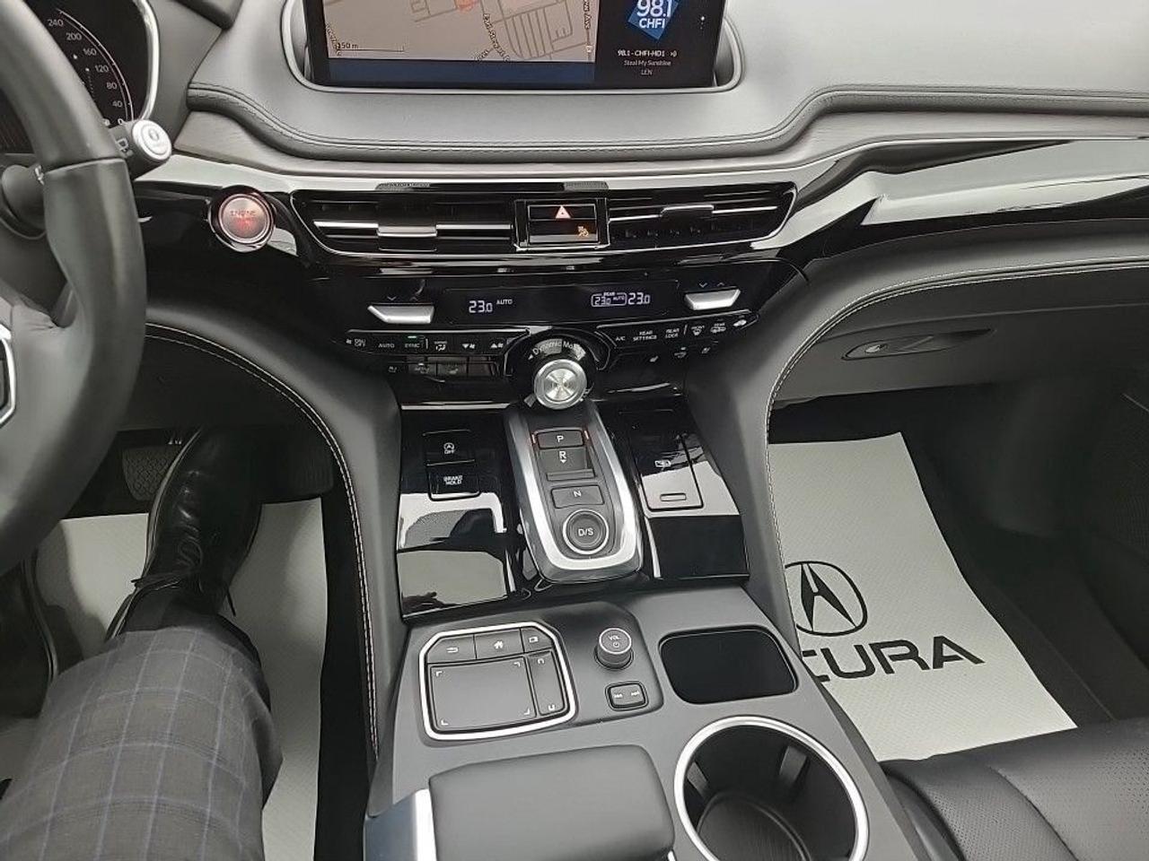 2024 Acura MDX Platinum Elite SH-AWD (Top Line Model) Photo