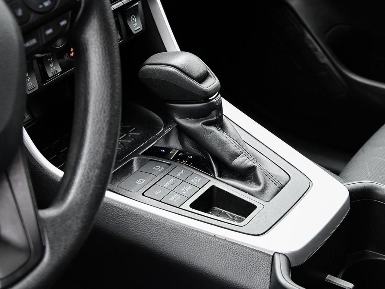 2025 Toyota RAV4 LE 4dr All-wheel Drive Photo