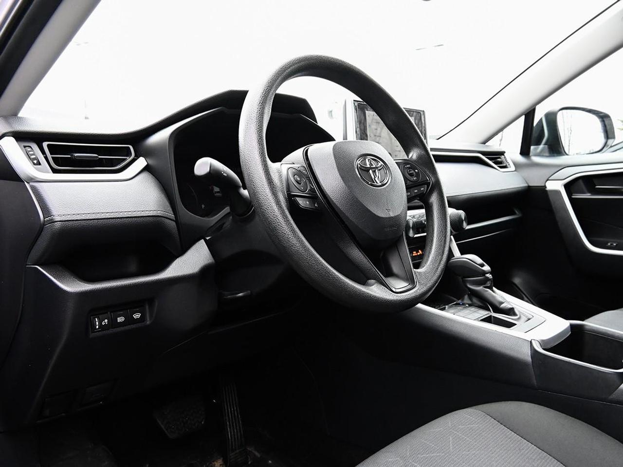 2025 Toyota RAV4 LE 4dr All-wheel Drive Photo