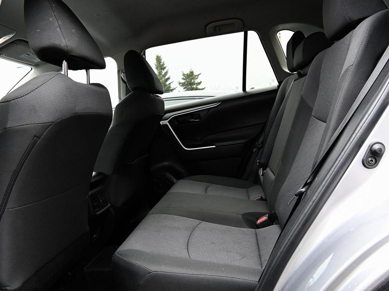 2025 Toyota RAV4 LE 4dr All-wheel Drive Photo