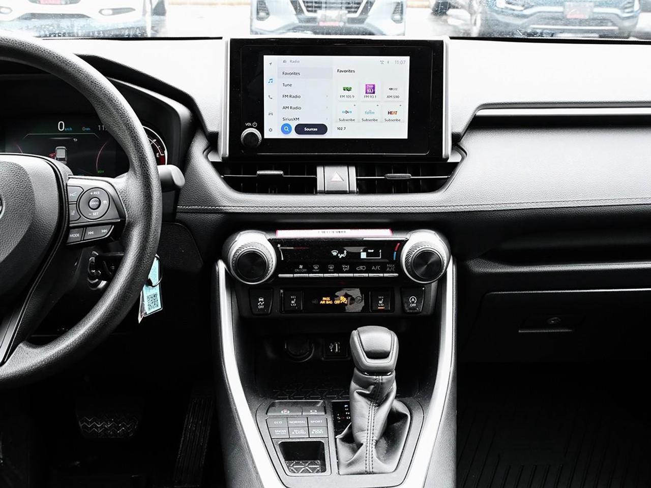 2025 Toyota RAV4 LE 4dr All-wheel Drive Photo