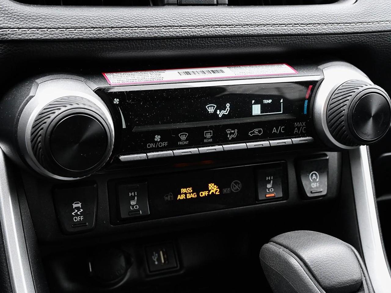2025 Toyota RAV4 LE 4dr All-wheel Drive Photo