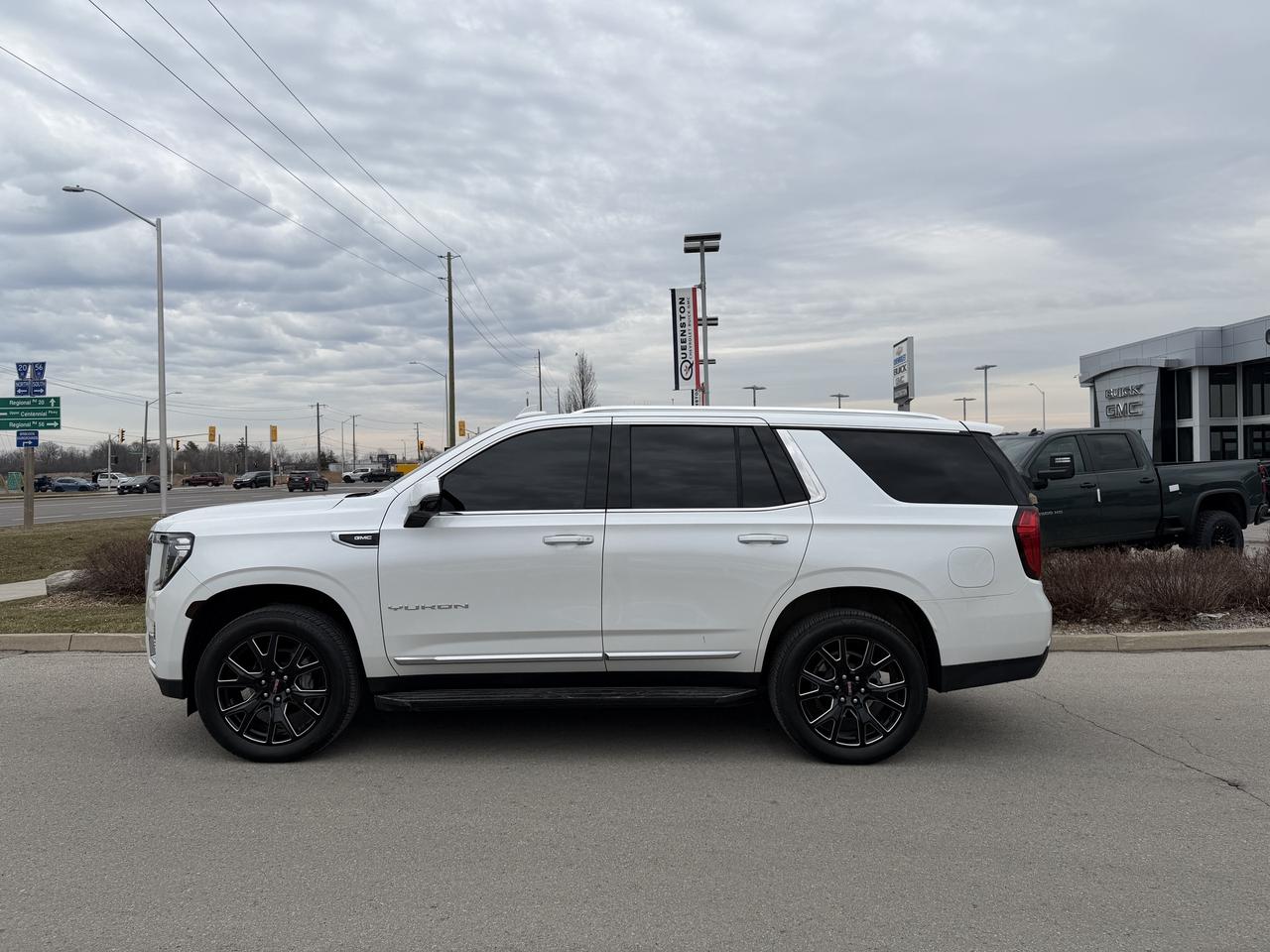 2024 GMC Yukon SLT   PANO ROOF   NO CLAIMS   22 INCH WHEELS Photo