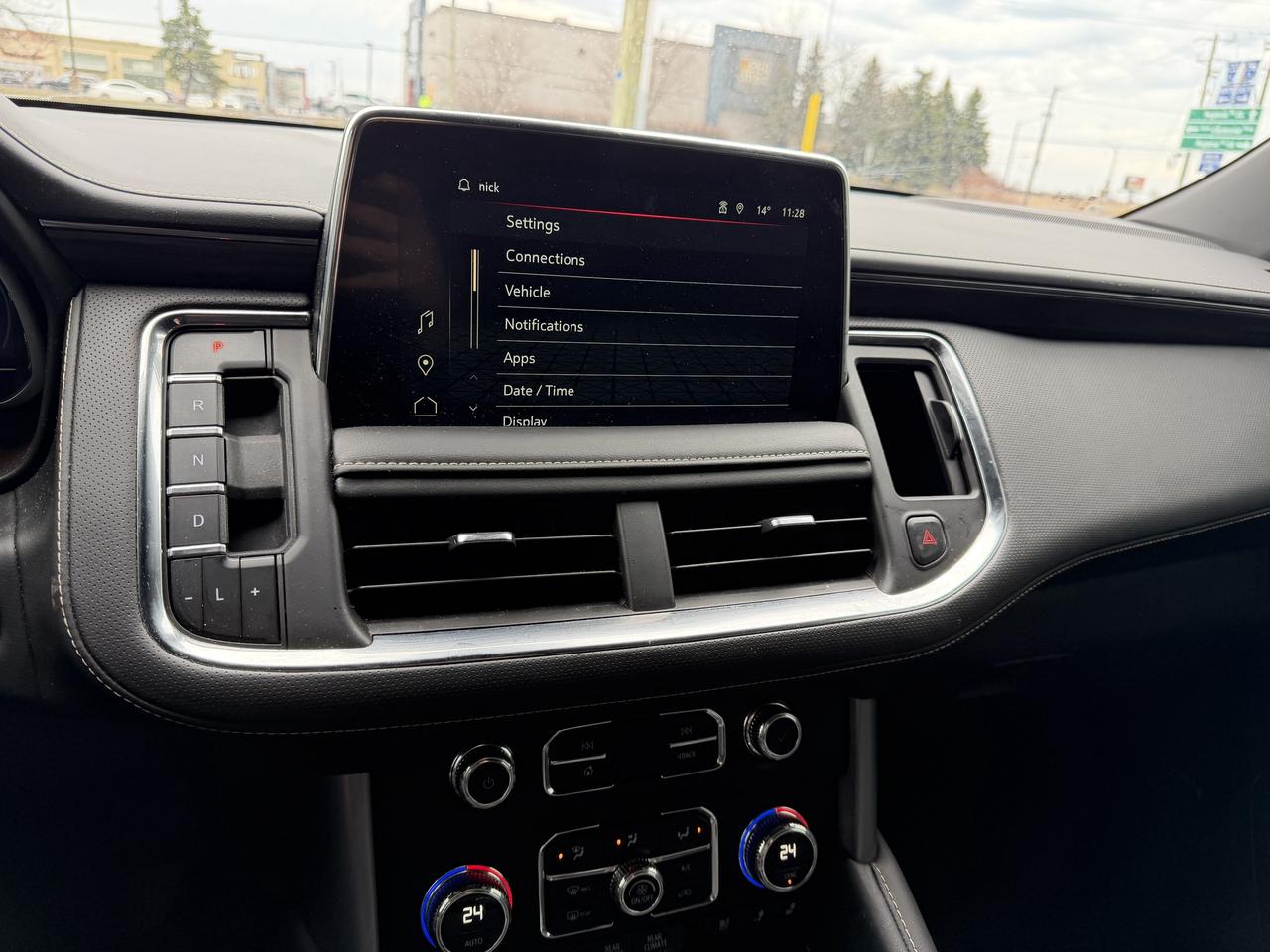 2024 GMC Yukon SLT   PANO ROOF   NO CLAIMS   22 INCH WHEELS Photo