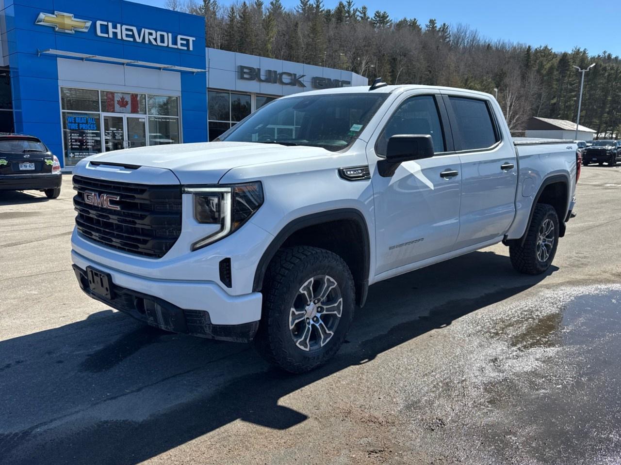 2026 GMC Sierra 1500 Crew Cab Short Box 4-Wheel Drive Pro Photo0