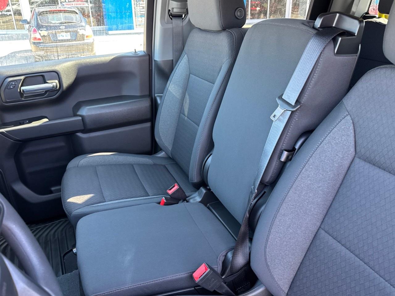 2026 GMC Sierra 1500 Crew Cab Short Box 4-Wheel Drive Pro Photo