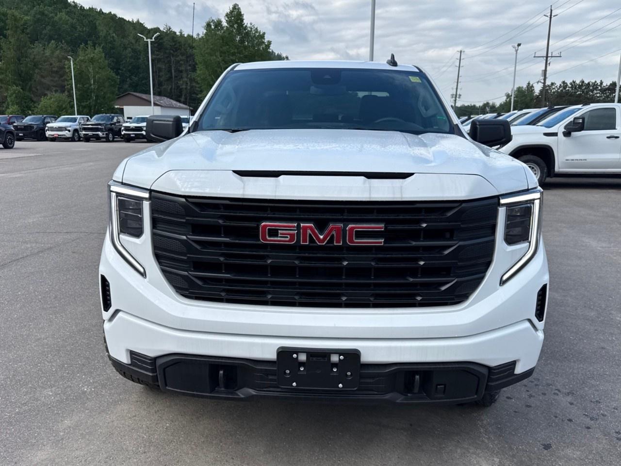 2026 GMC Sierra 1500 Crew Cab Short Box 4-Wheel Drive Pro Photo