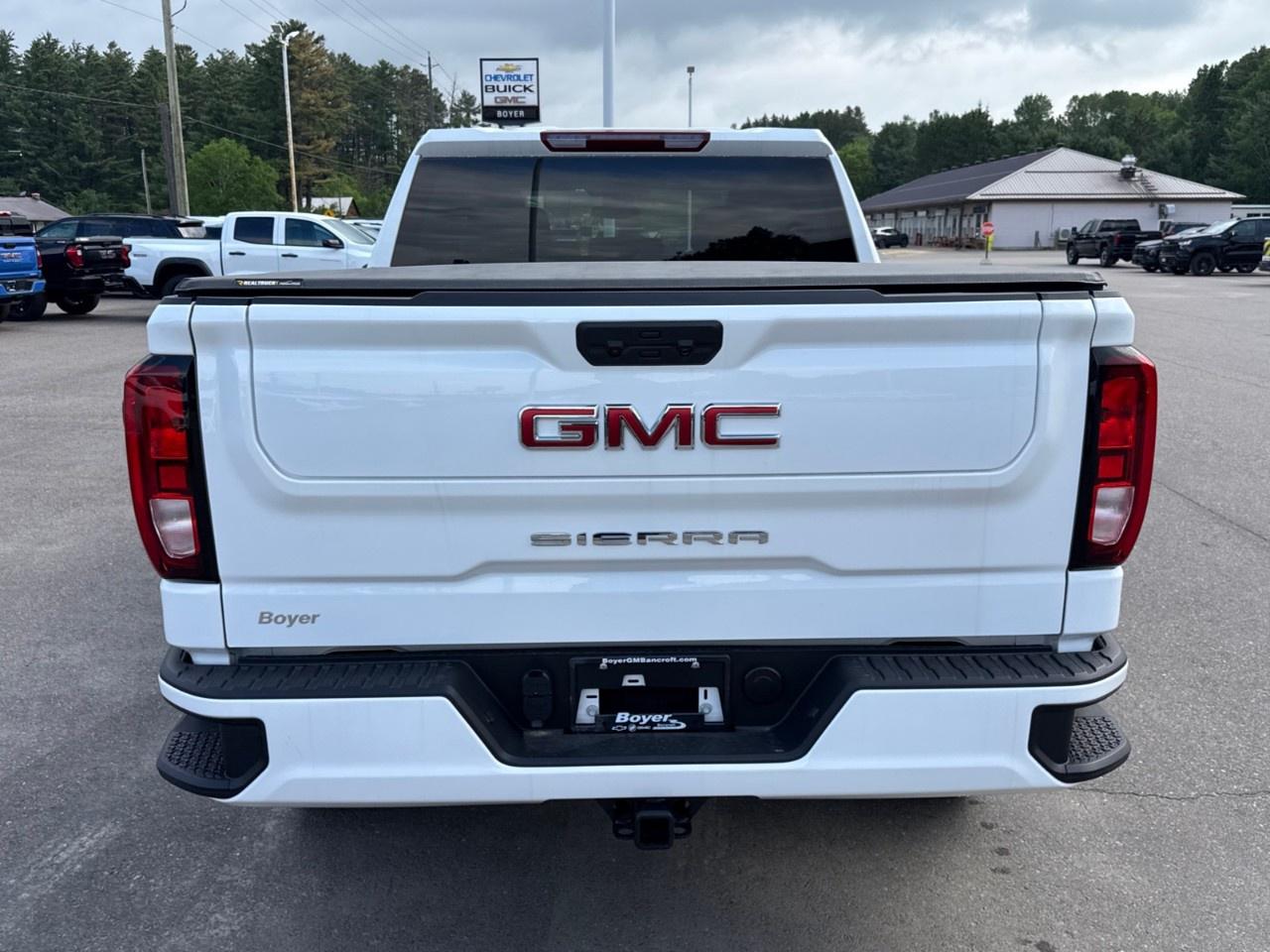 2026 GMC Sierra 1500 Crew Cab Short Box 4-Wheel Drive Pro Photo