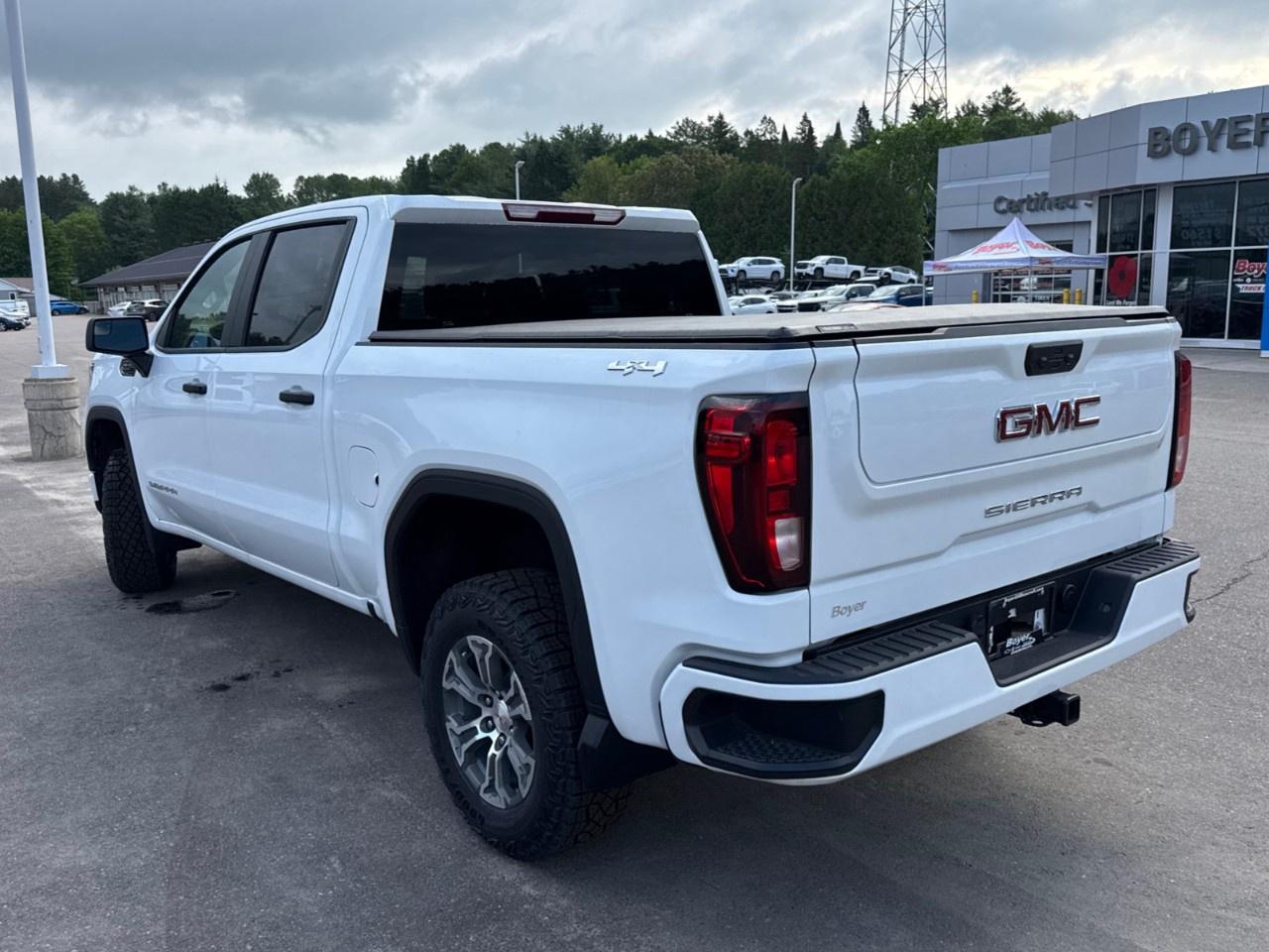 2026 GMC Sierra 1500 Crew Cab Short Box 4-Wheel Drive Pro Photo