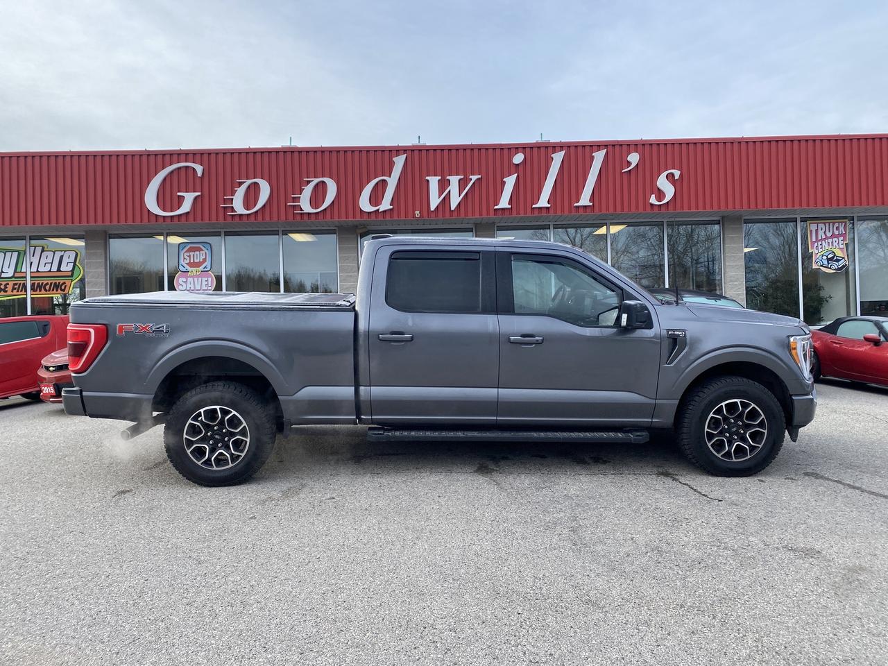 2022 Ford F-150 XLT FX4, CLEAN CARFAX, 3.5L, 4X4, REMOTE START! Photo0