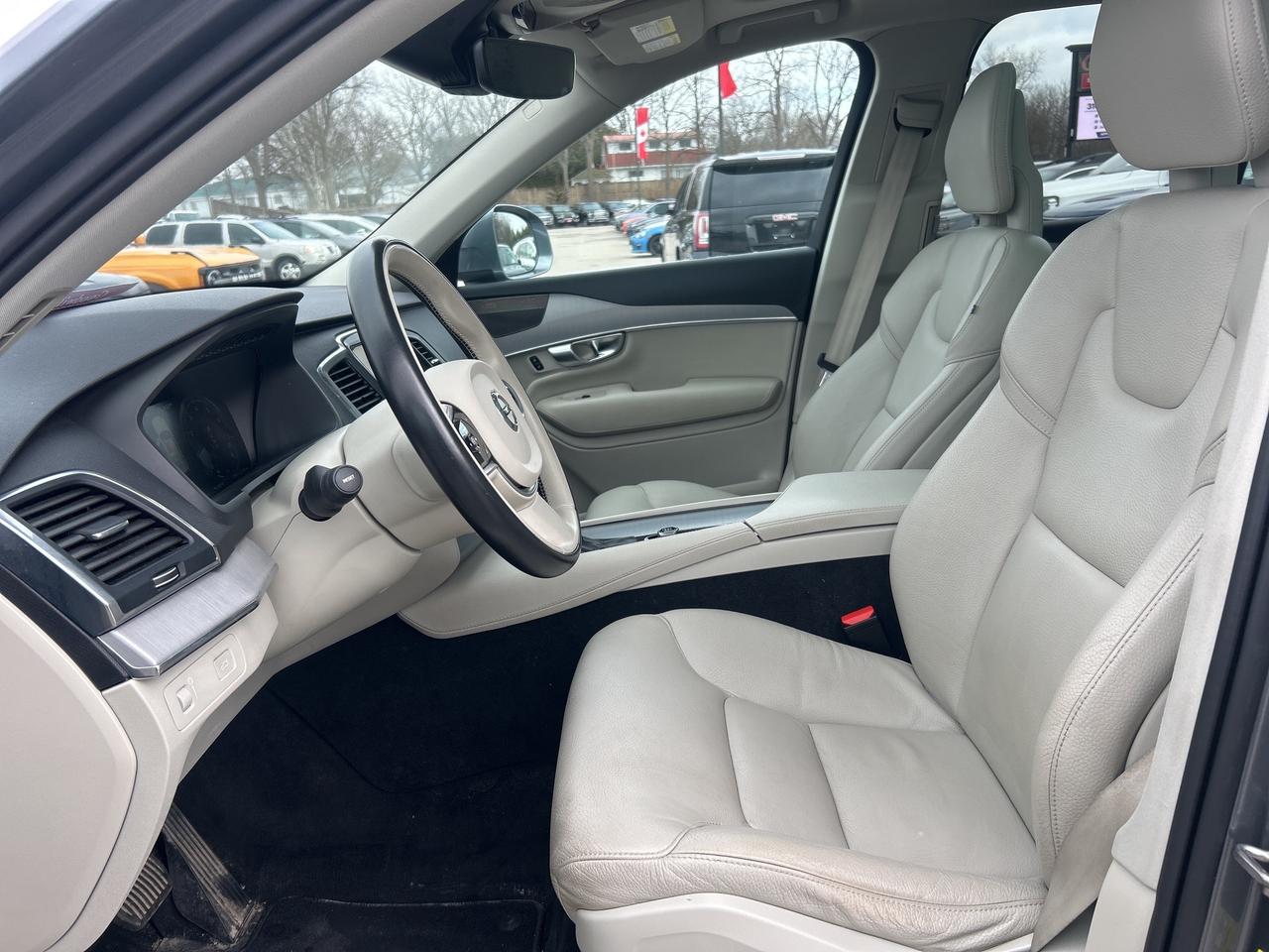 2020 Volvo XC90 T6 MOMENTUM, SUNROOF, HEATED LEATHER! Photo