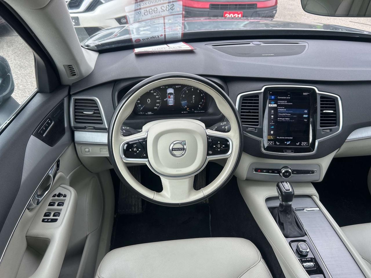 2020 Volvo XC90 T6 MOMENTUM, SUNROOF, HEATED LEATHER! Photo