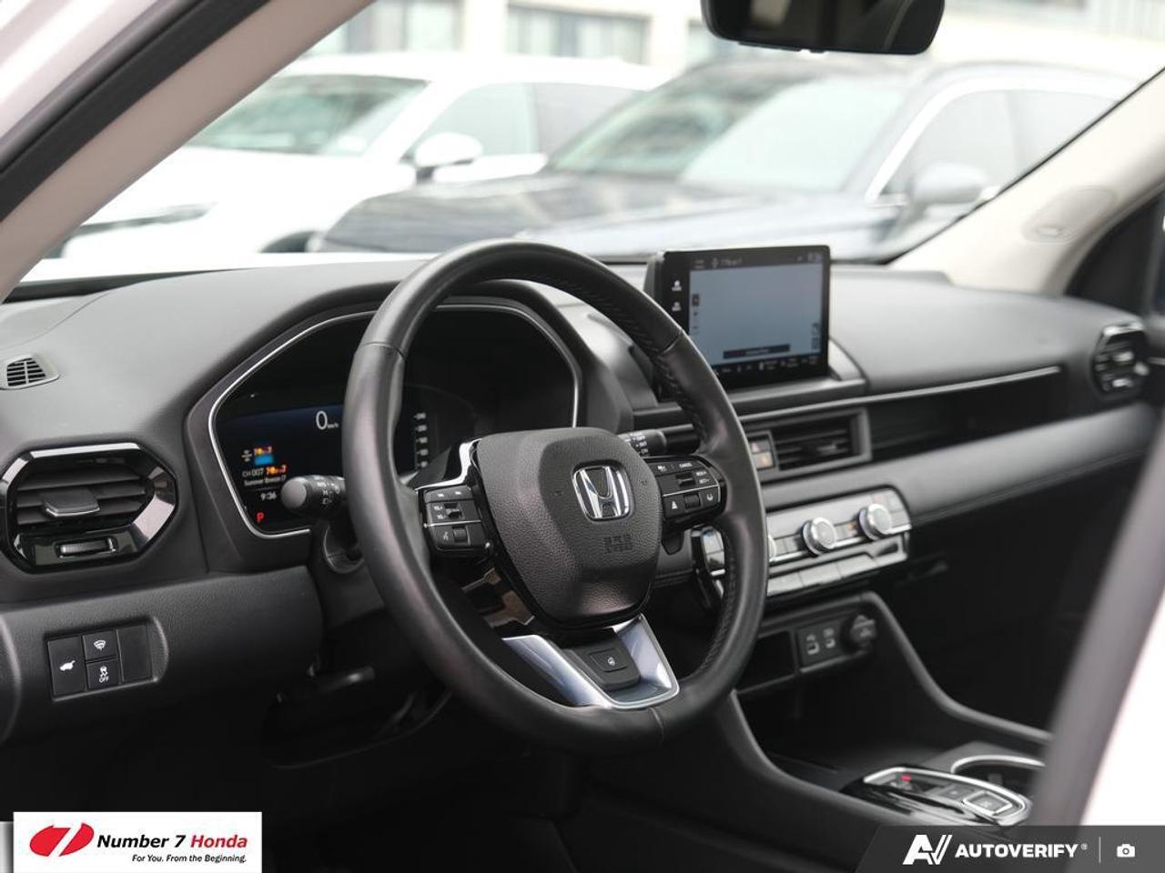 2025 Honda Pilot Touring *EXTENDED FACTORY WARRANTY*ONE OWNER* Photo