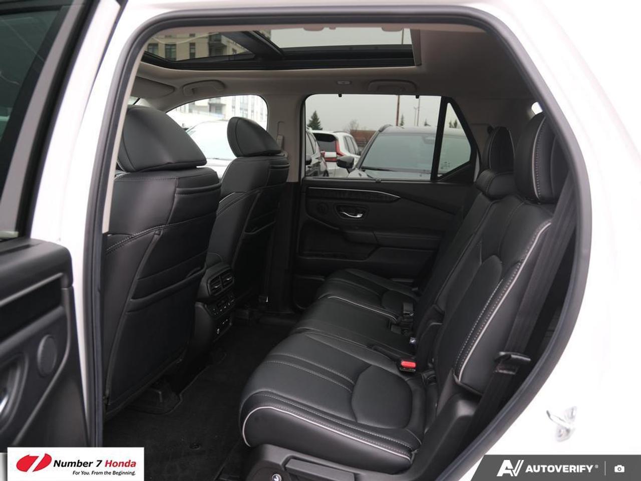 2025 Honda Pilot Touring *EXTENDED FACTORY WARRANTY*ONE OWNER* Photo