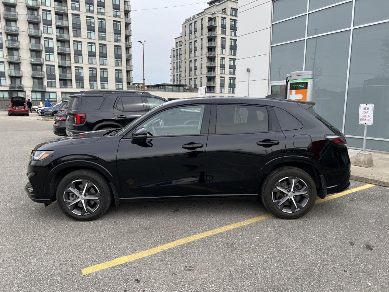 2024 Honda HR-V EX-L Navi *EXTENDED FACTORY WARRANTY* Photo